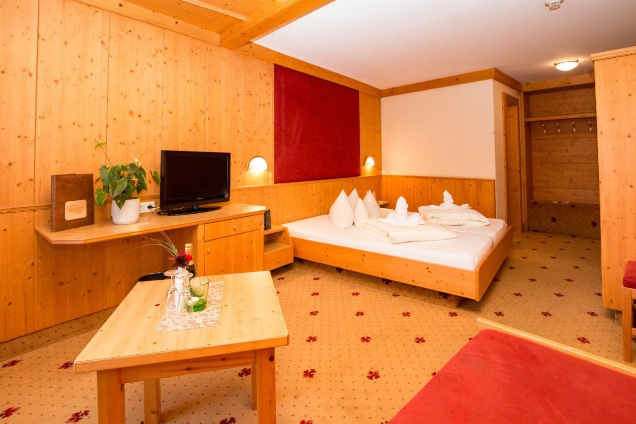 Familienhotel Alpina All Inklusive ヴェンス エクステリア 写真